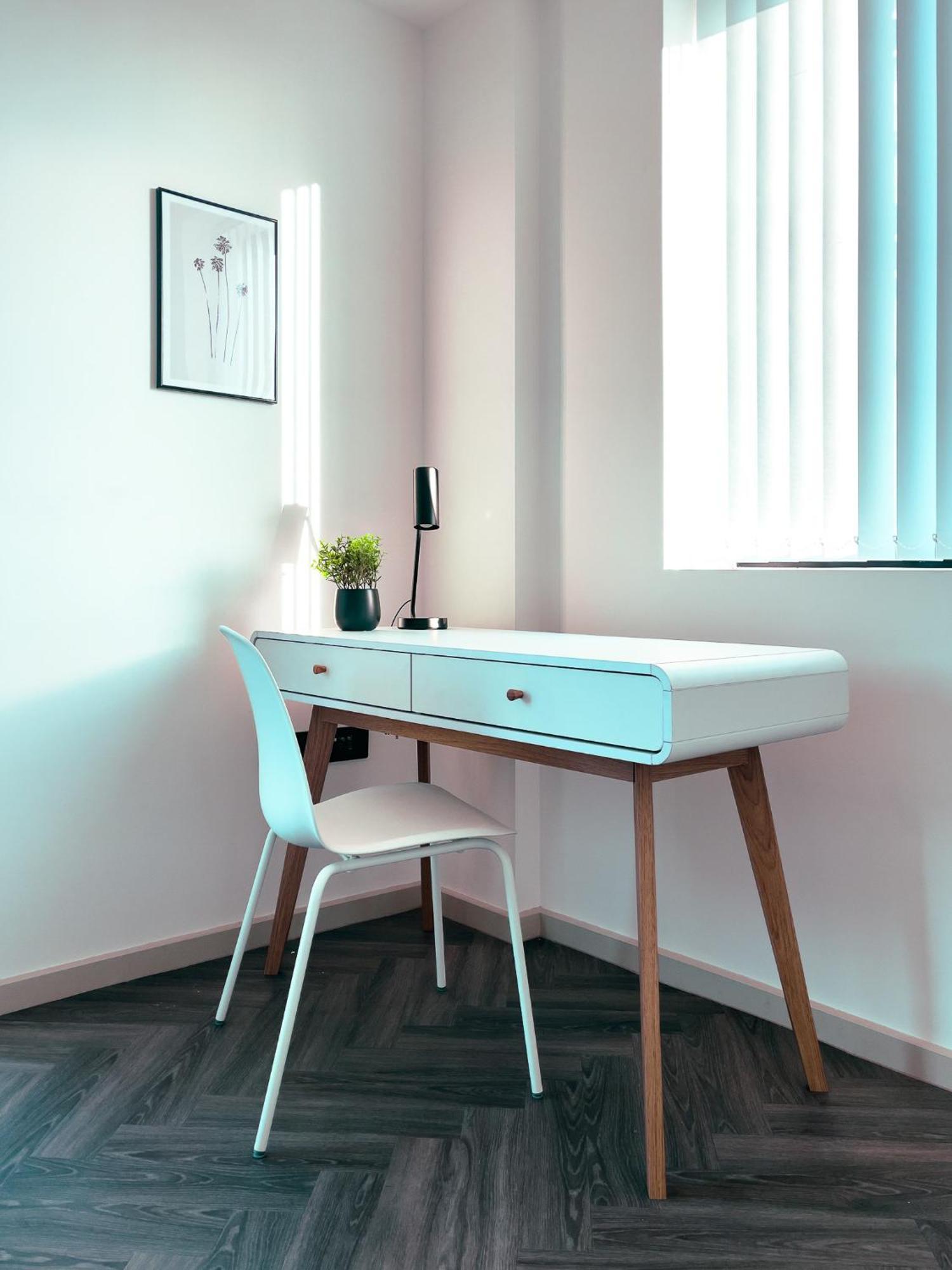 Luxe Penthouse Retreat: With Free Parking! Apartment Brentford